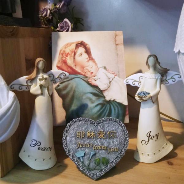 家庭组合套装：平安十字架小天使、快乐花篮小天使、耶稣爱你心形摆件、圣像桌摆（圣母抱耶稣）
